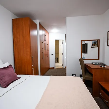 Hotel Garni Le Petit Piaf 3*