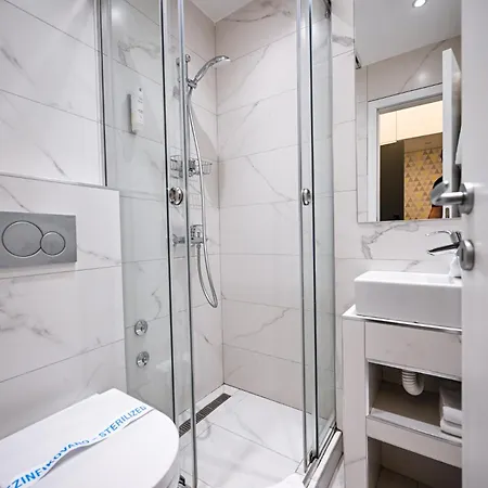 Garni Le Petit Piaf Hotel