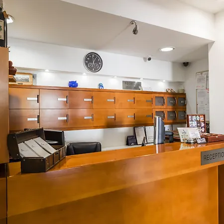 Garni Le Petit Piaf Hotel