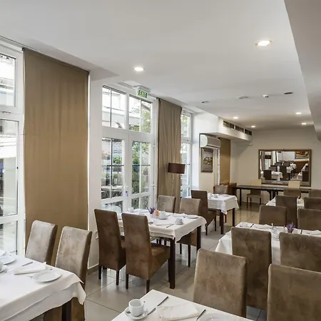 Hotel Garni Le Petit Piaf