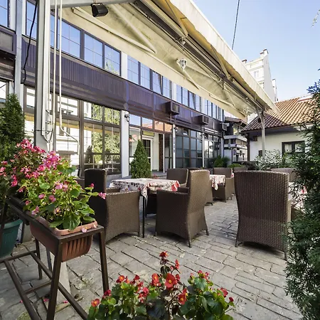 勒佩特皮亚弗加尼酒店