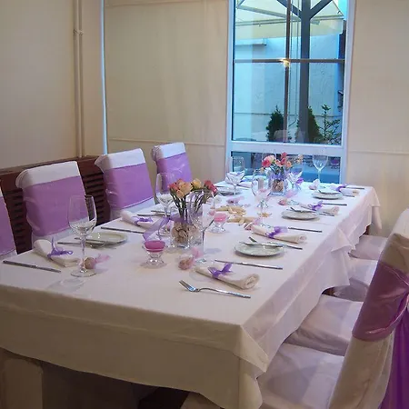 Garni Le Petit Piaf Hotel