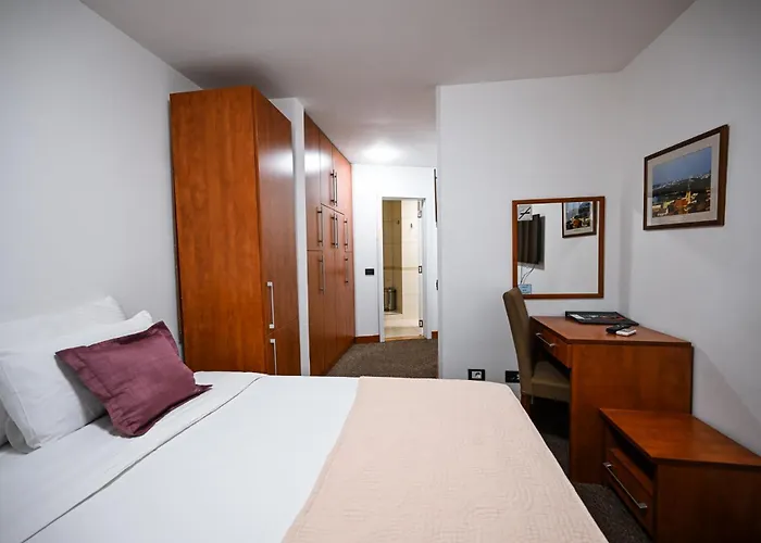 Hotel Garni Le Petit Piaf 3*