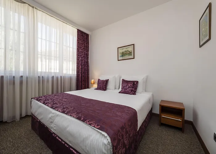 Garni Le Petit Piaf Hotel 3*