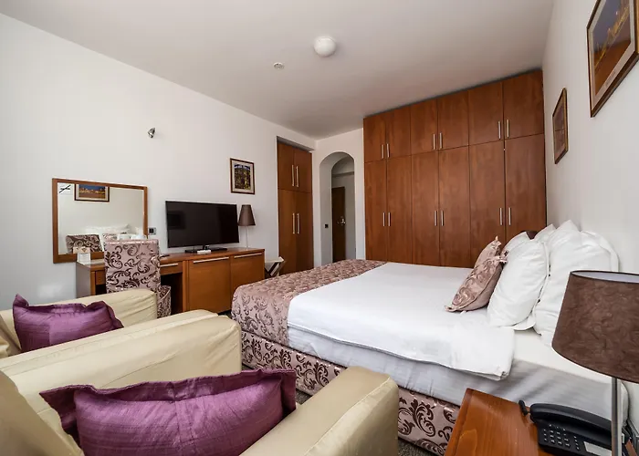 Hotel Garni Le Petit Piaf 3*