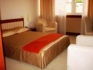 Hotel Garni Le Petit Piaf 3*